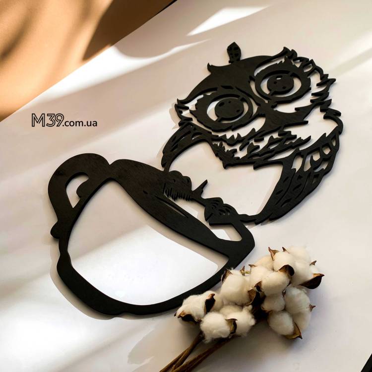 Подарунок Кулінару - Панно "Сова з чашкою" з дерева на стіну m39.com.ua Подарунок Кулінару - Панно "Сова з чашкою" з дерева на стіну