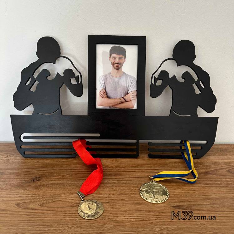 Медальниця з дерева Бокс Кікбоксинг з фото