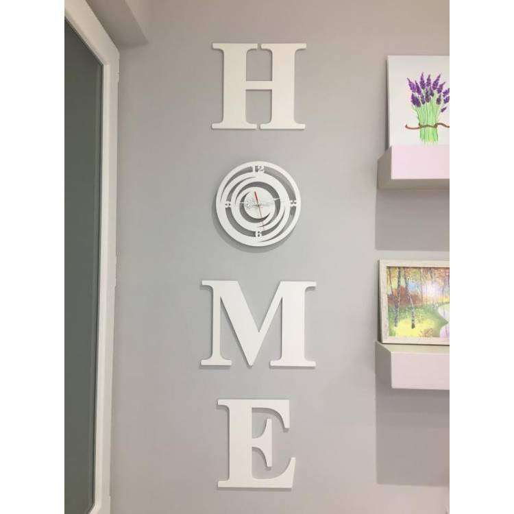 Надпись Home с часами