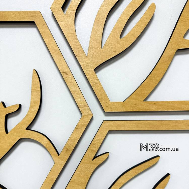 Деревянное декоративное панно в виде дерева