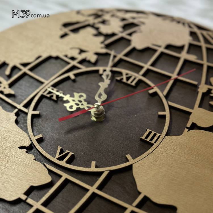 Подарунок залізничнику: дерев’яний лофт-годинник «Карта світу»