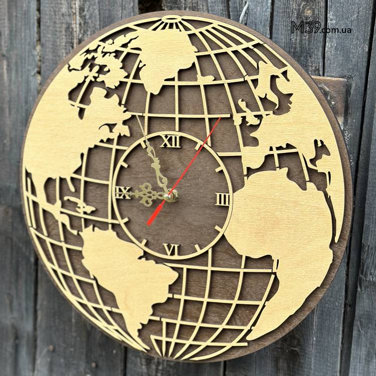 Подарунок залізничнику: дерев’яний лофт-годинник «Карта світу»