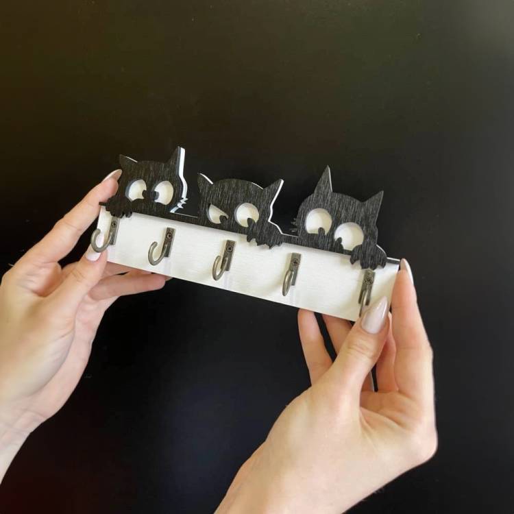 Настенная ключница "3 хитрых котика" из дерева m39.com.ua Настенная ключница "3 хитрых котика" из дерева