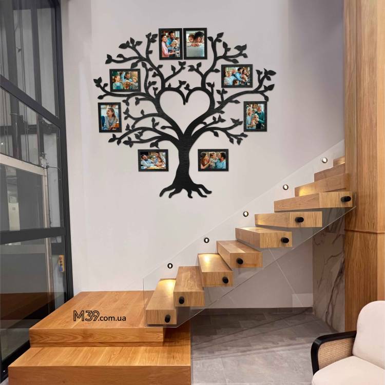 Декор над лестницей на стену - Семейное дерево "Сердце", композиция из фоторамок m39.com.ua Декор над лестницей на стену - Семейное дерево "Сердце", композиция из фоторамок