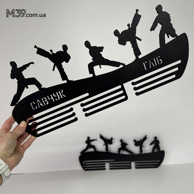 Медальниця  Карате з Дерева