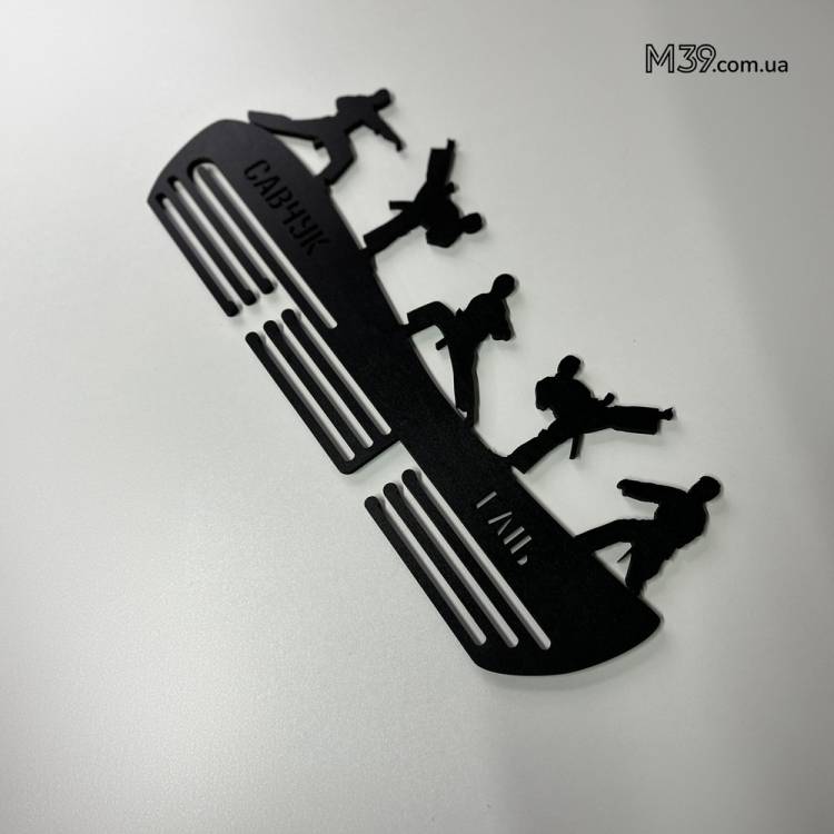 Медальниця  Карате з Дерева