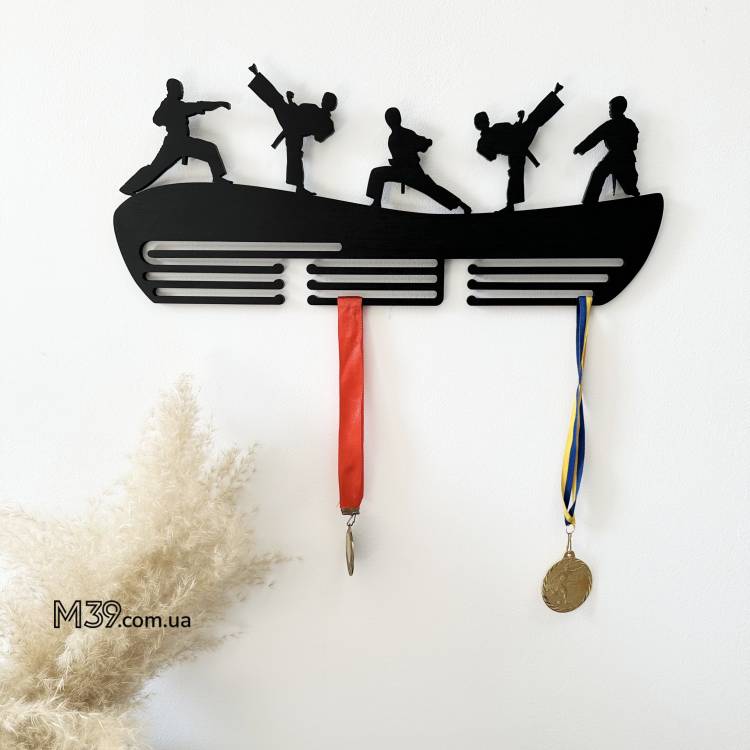 Медальниця  Карате з Дерева