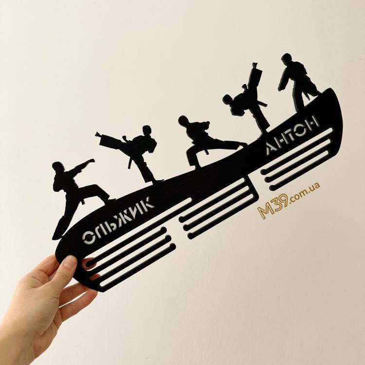 Медальниця  Карате з Дерева