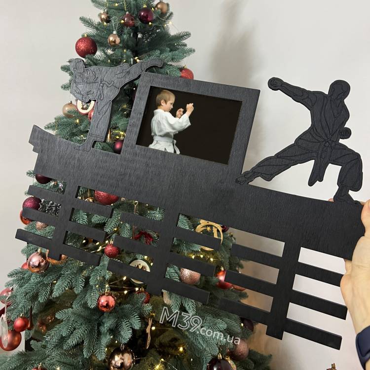 Медальниця з дерева карате тхеквондо айкідо з фото рамкою