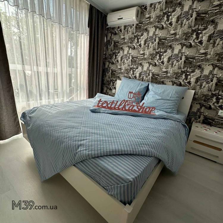 Логотип з Дерева на Підставці