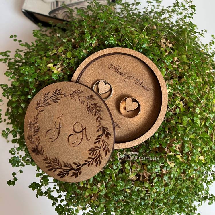 Шкатулка для кілець, підставка під кільця кругла з ініціалами m39.com.ua Шкатулка для кілець, підставка під кільця кругла з ініціалами