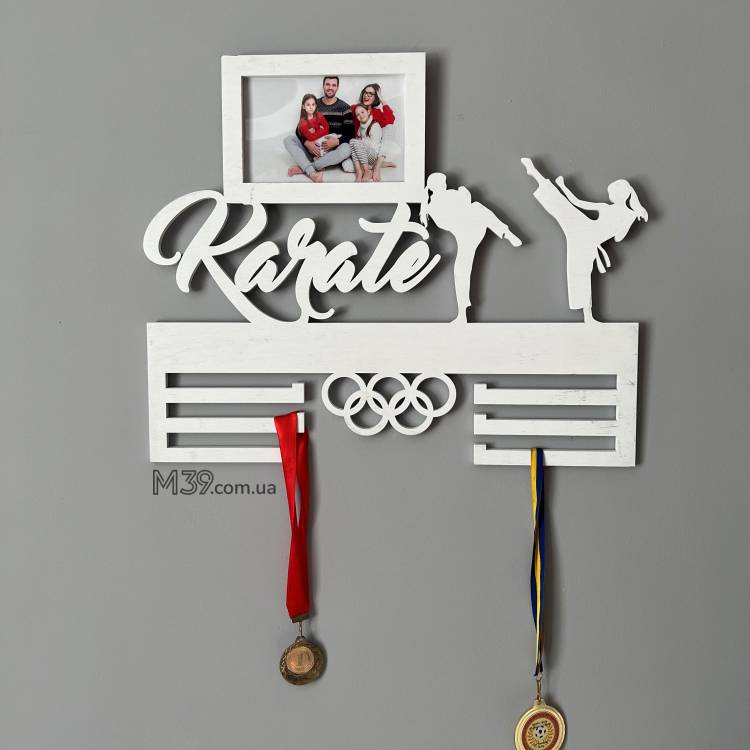 Медальница из дерева каратэ тхэквондо айкидо для девочки