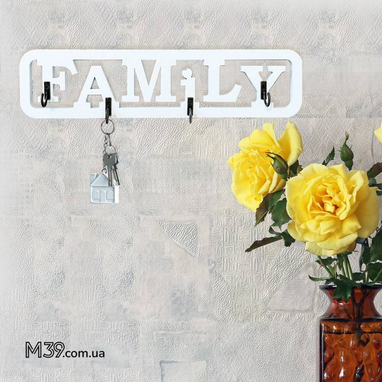 Ключница «Family» из дерева настенная