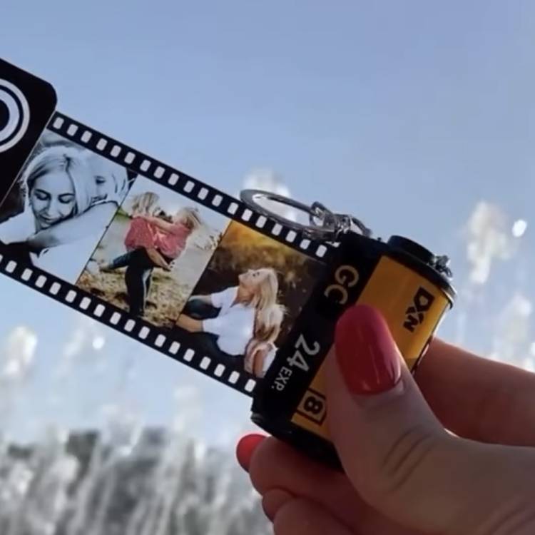 Ретрофотоплива - брелок с вашими фото (6-10 фотографий)