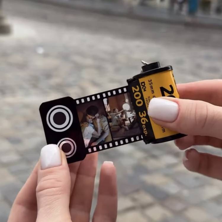 Ретрофотоплива - брелок с вашими фото (6-10 фотографий)