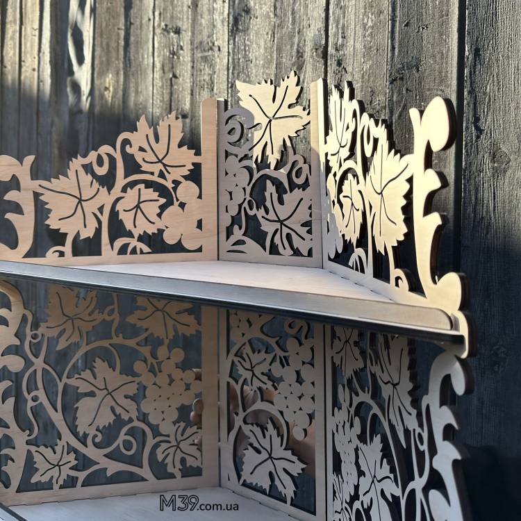 Поличка для ікон. Іконостас домашній кутовий з виноградом і лампадкою