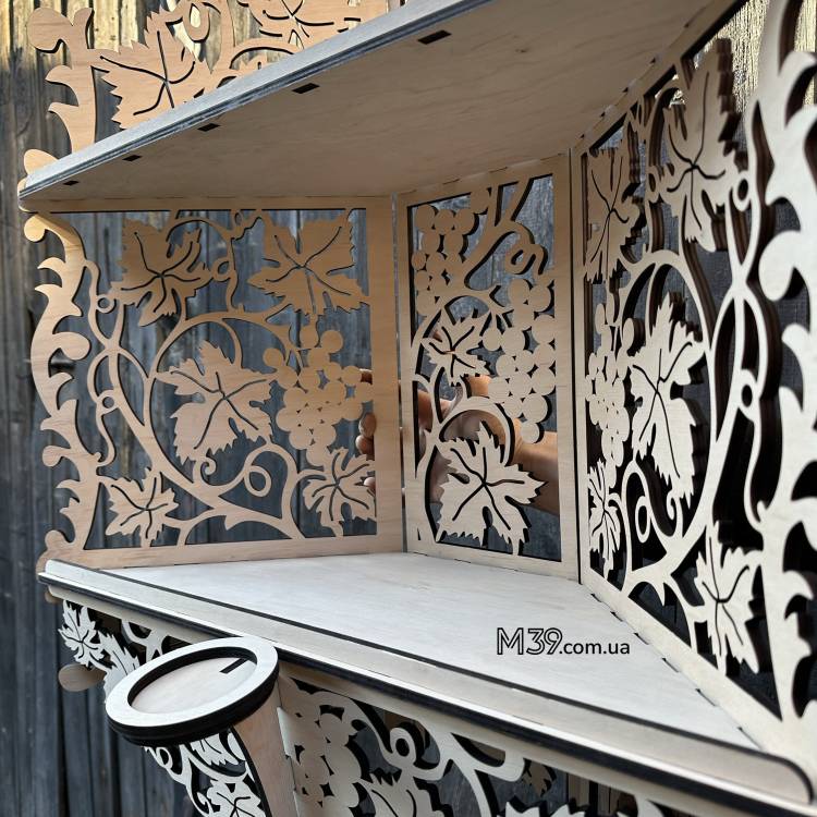 Поличка для ікон. Іконостас домашній кутовий з виноградом і лампадкою