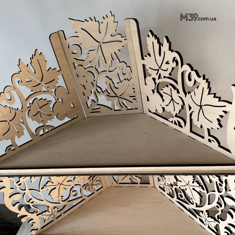 Поличка для ікон. Іконостас домашній кутовий з виноградом і лампадкою