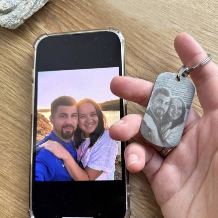 Жетон з гравіюванням по фото