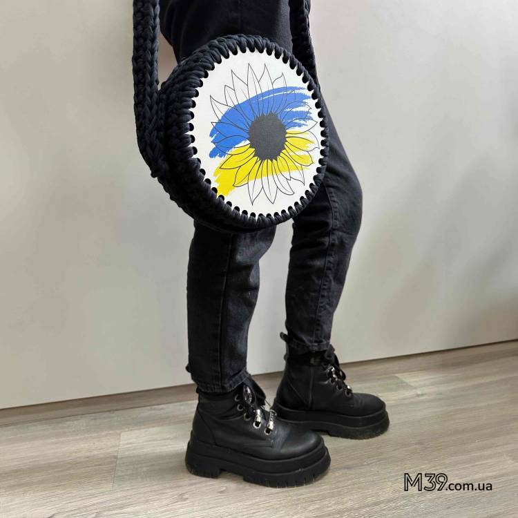 Кругле Денце з Малюнком для Сумочки або Кошика "Дівчина з прапором"