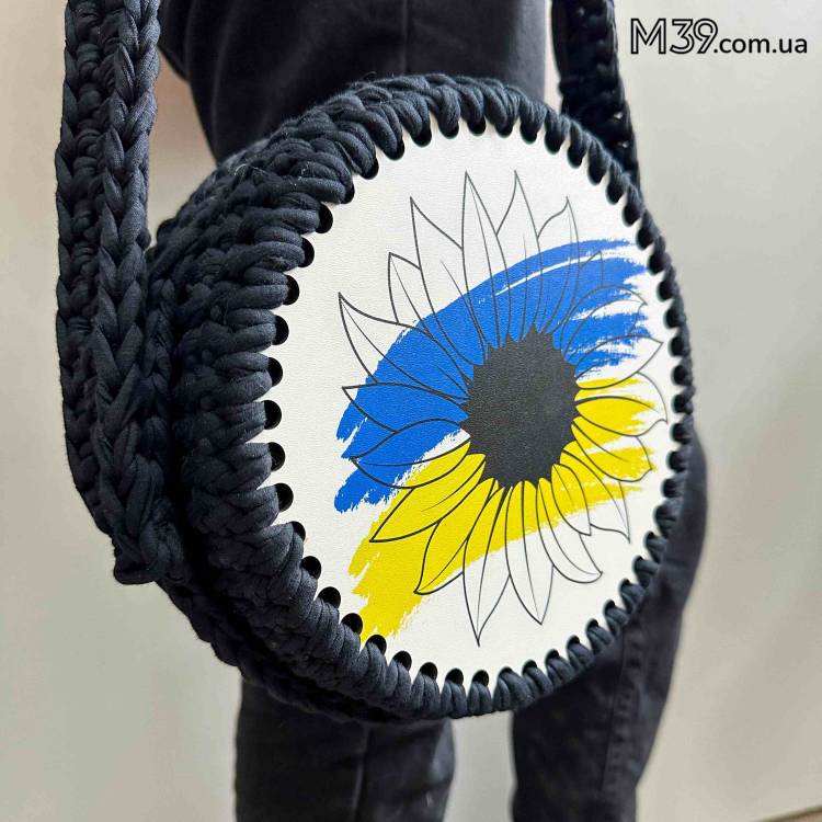 Кругле Денце з Малюнком для Сумочки або Кошика "Дівчина з прапором"