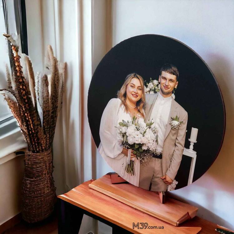 Подарок любимой на 14 Февраля - Фото-шар на подставке из дерева