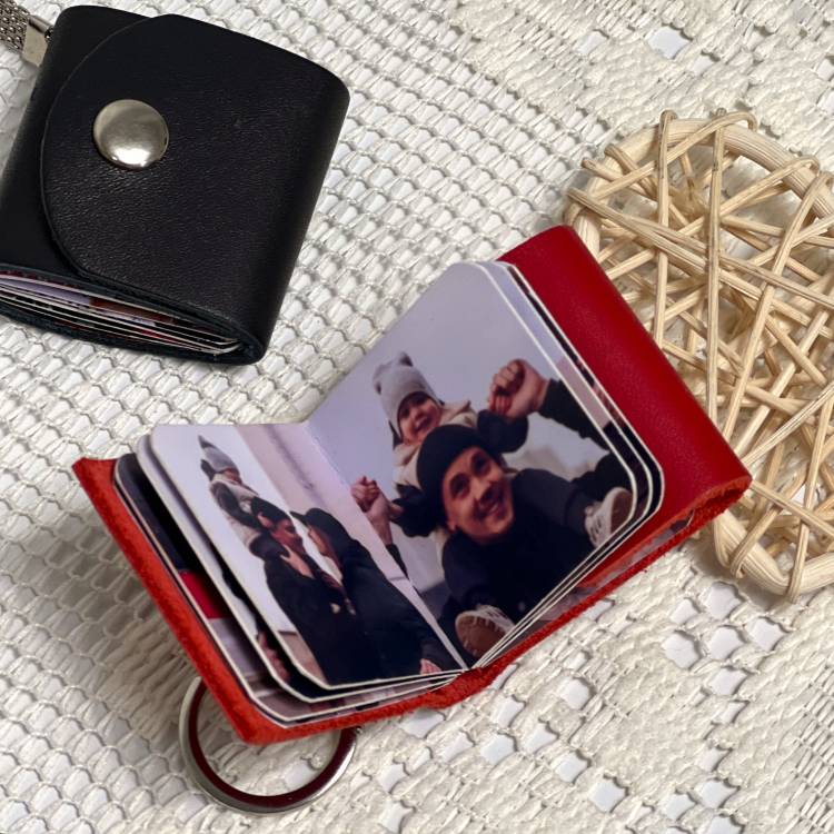 Персонализированный кожаный брелок с вашими фотографиями (10–14 фото)