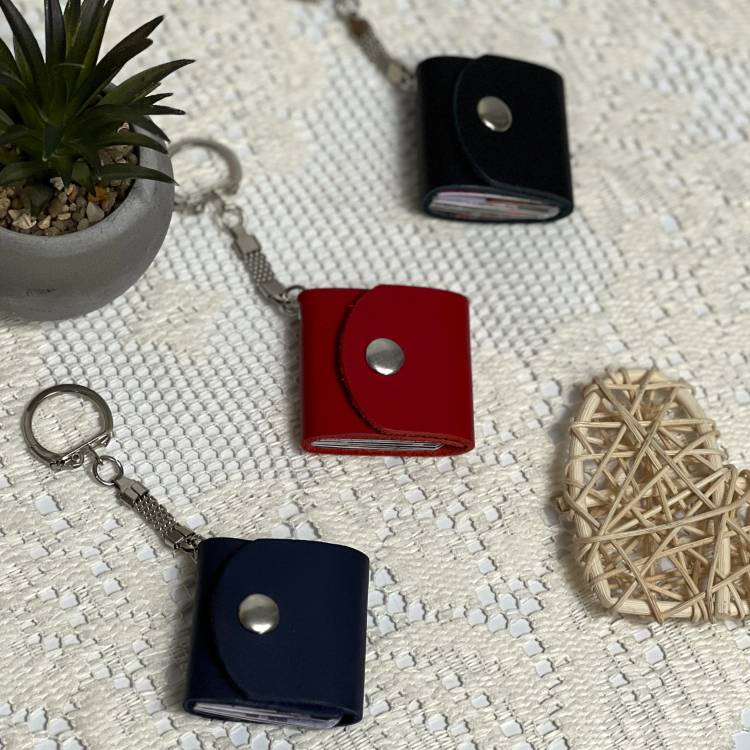 Персонализированный кожаный брелок с вашими фотографиями (10–14 фото)