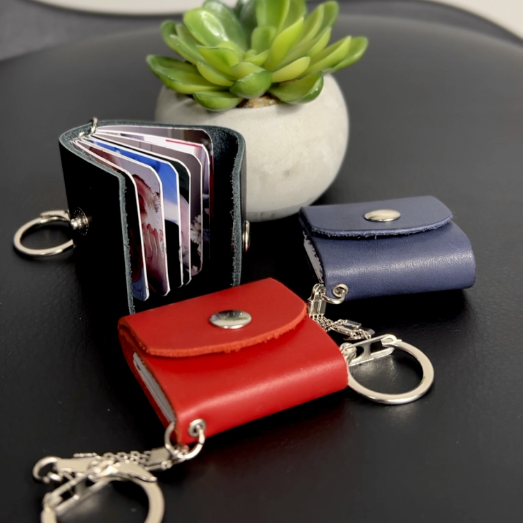 Шкіряний брелок з фото-спогадами — фотобрелок мініальбом 10–14 фото