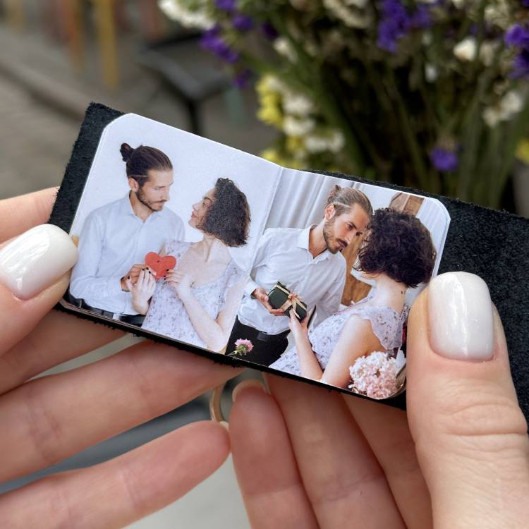 Шкіряний міні фотоальбом-брелок з фотографіями (10–14 фото) m39.com.ua Шкіряний міні фотоальбом-брелок з фотографіями (10–14 фото)