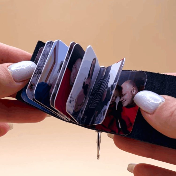 Подарочный кожаный фотобрелок с вашими фото-воспоминаниями (10–14 фото)