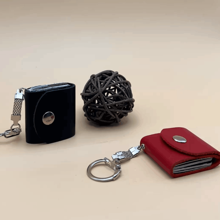 Подарочный кожаный фотобрелок с вашими фото-воспоминаниями (10–14 фото)