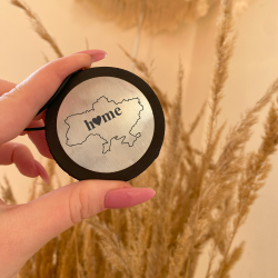 Автомобильная подвеска с надписью 