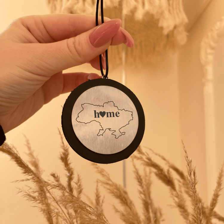 Автомобільна підвіска з написом Автомобільна підвіска з написом