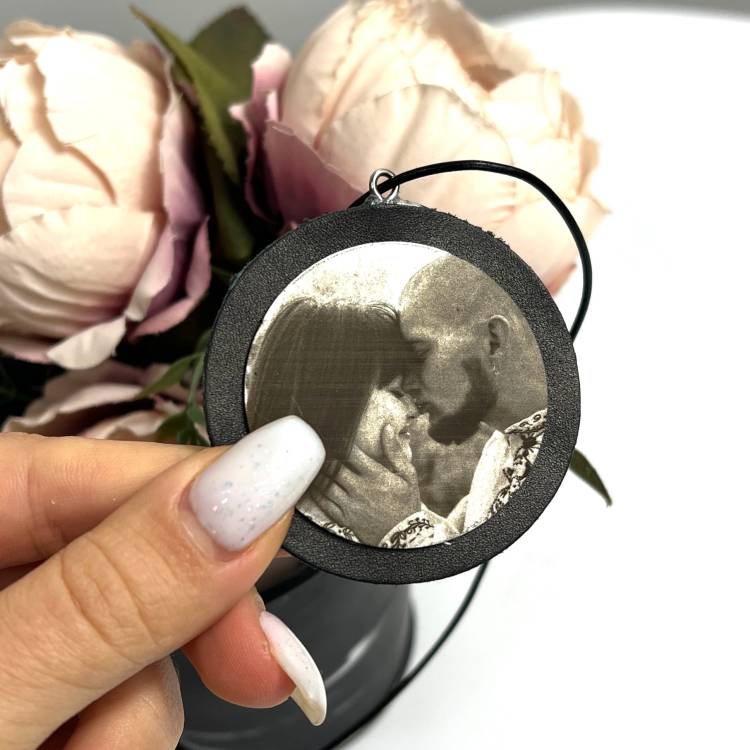 Автомобильная подвеска с вашим фото (гравировка) для самого родного человека m39.com.ua Автомобильная подвеска с вашим фото (гравировка) для самого родного человека