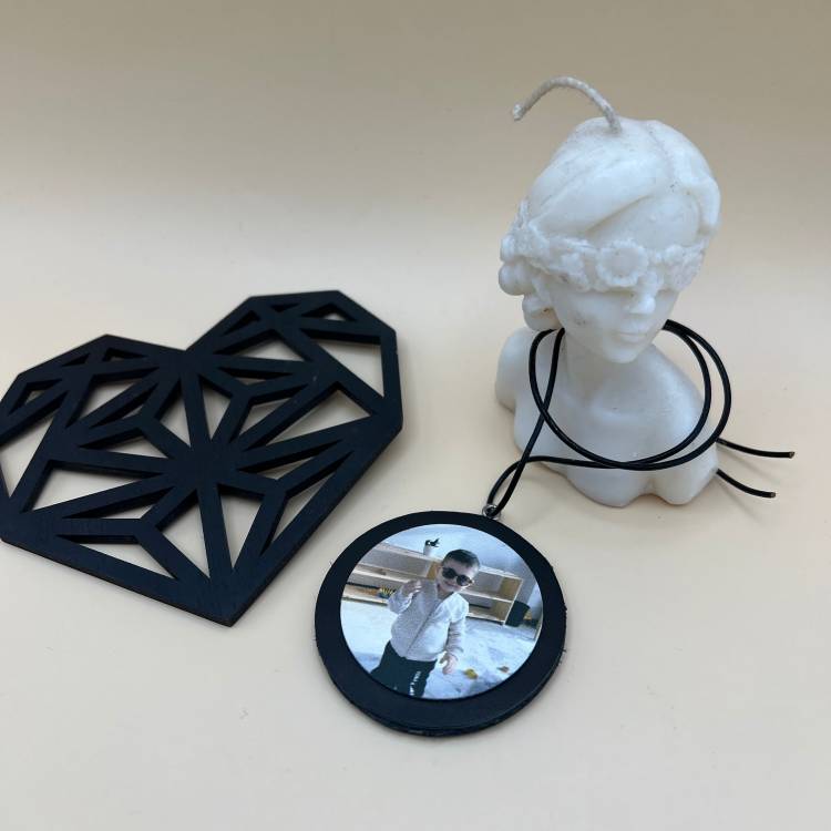 Автомобільна підвіска з індивідуальним фото гравіюванням