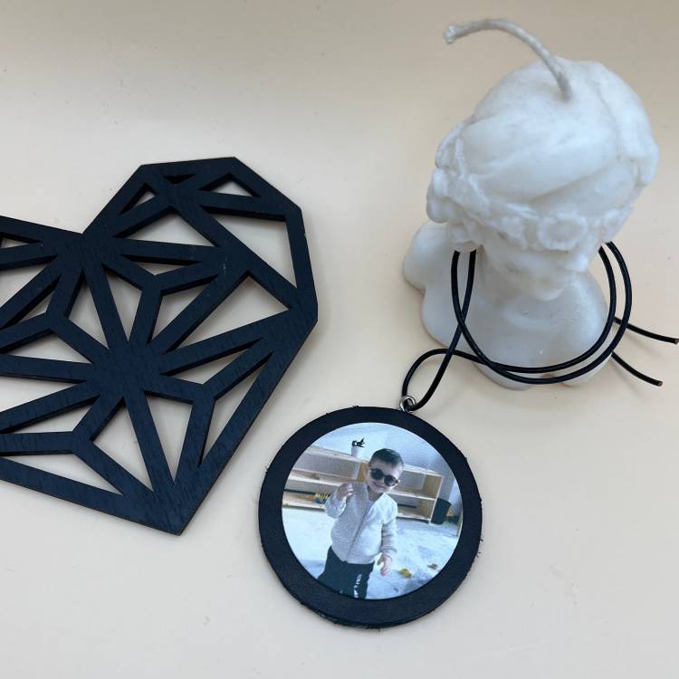 Автомобільна підвіска з індивідуальним фото гравіюванням