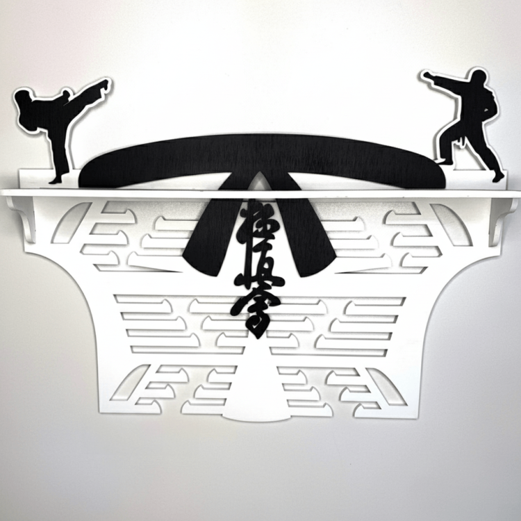 Медальница из дерева карате с полочкой для кубков