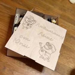 Коробка деревянная квадратная подарочная