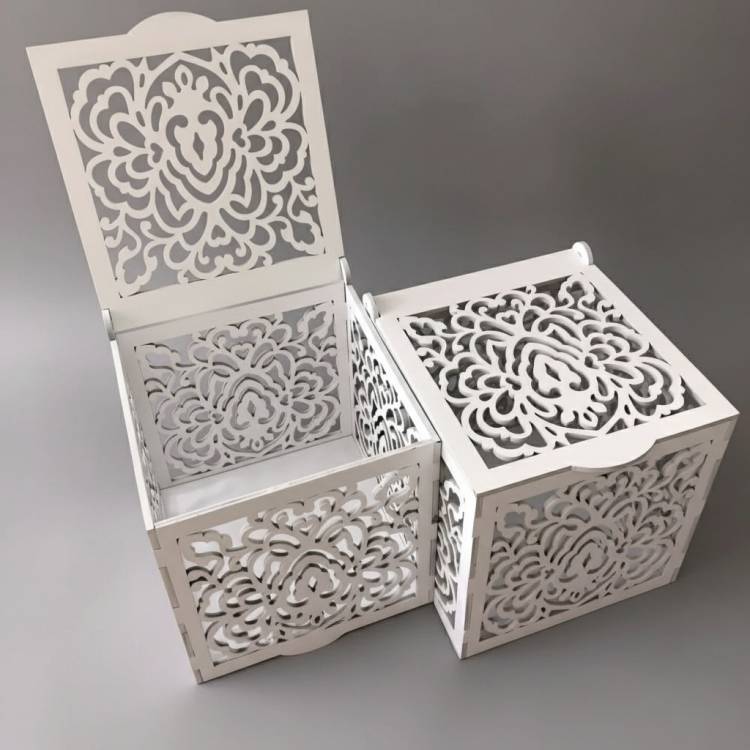 Шкатулка різьблена