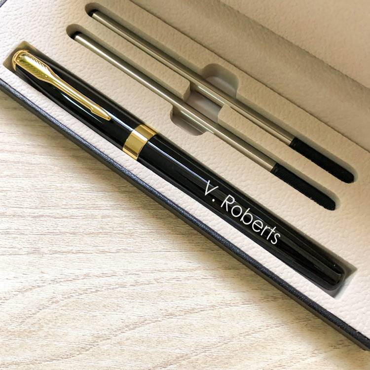 Подарунковий набір для чоловіка з гравіюванням (блокнот, ручка, флешка, брелок)