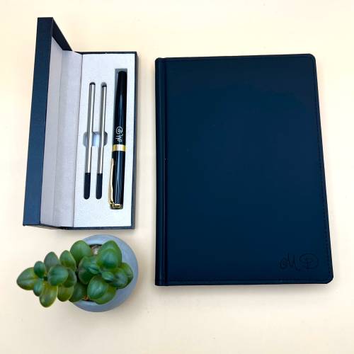 Блокнот A5 з ініціалами та ручка — персональний набір для близької людини