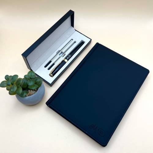 Блокнот A5 з ініціалами та ручка — персональний набір для близької людини