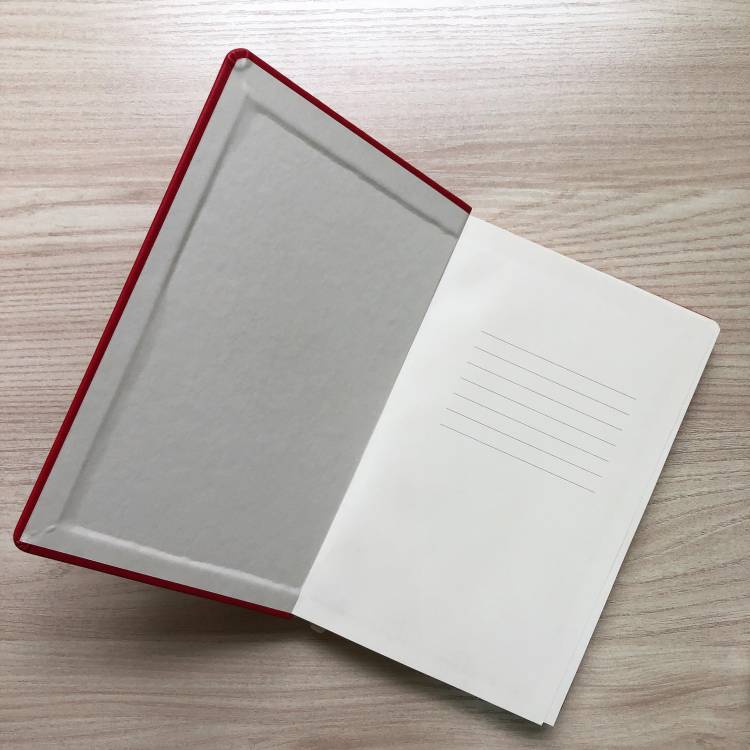 Іменний подарунковий набір для дівчини — блокнот, термос, ручка, брелок з гравіюванням m39.com.ua Іменний подарунковий набір для дівчини — блокнот, термос, ручка, брелок з гравіюванням