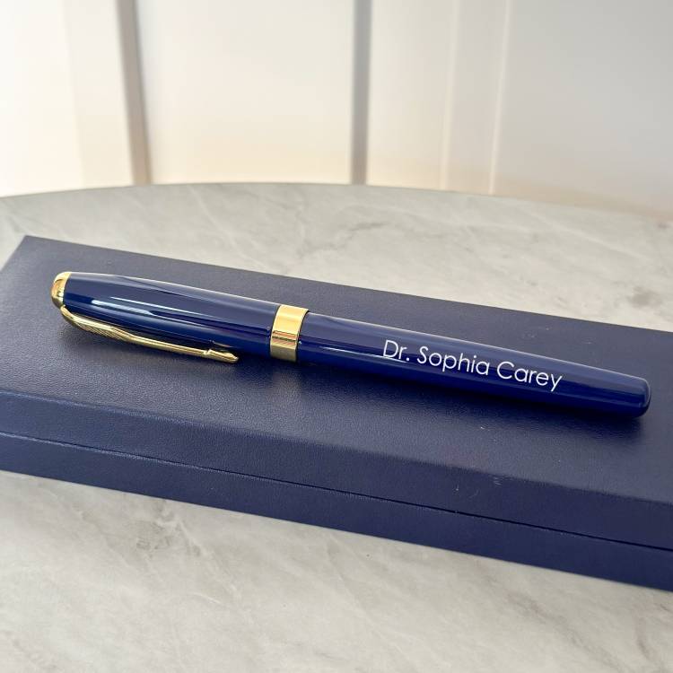 Ідеальний подарунок для лікаря-жінки — набір з аксесуарів і гравіюванням