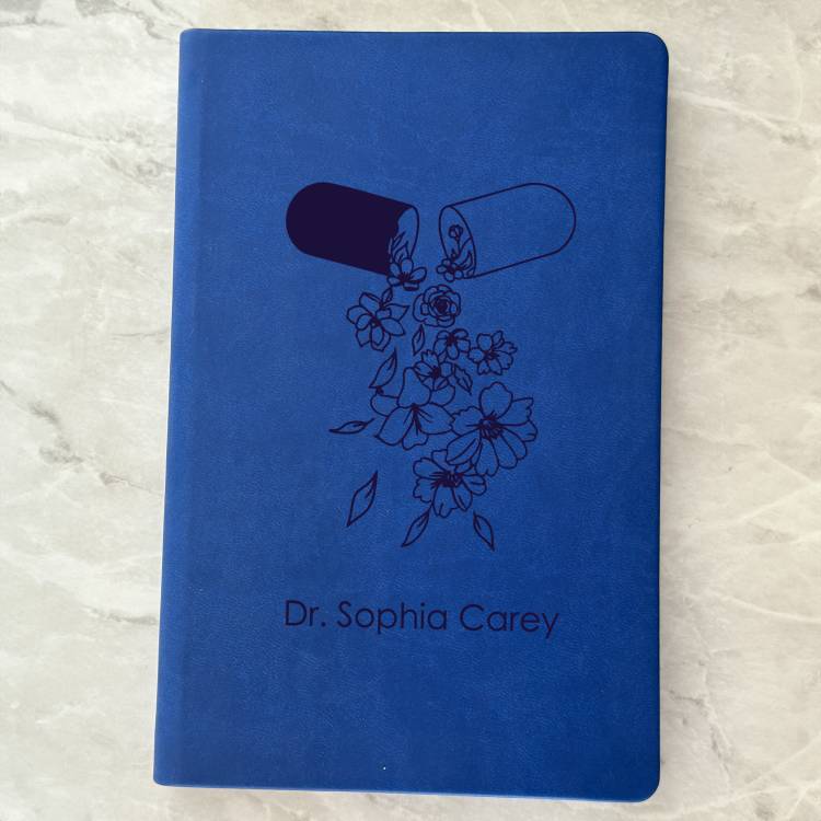 Ідеальний подарунок для лікаря-жінки — набір з аксесуарів і гравіюванням