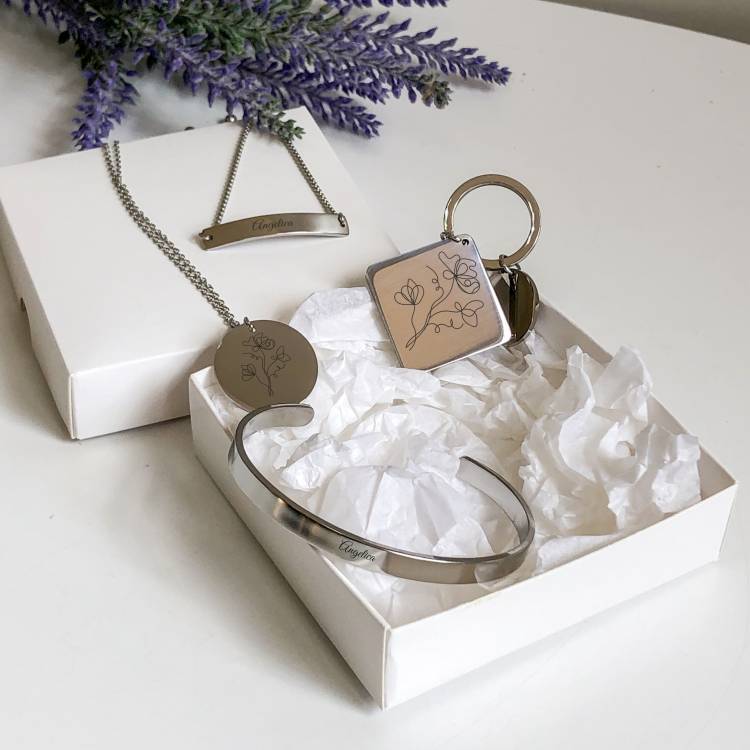 Іменний Подарунковий Набір для Подруги – Аксесуари з Гравіюванням