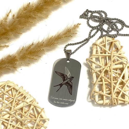 Армійський жетон з гравіюванням ластівки і написом "Sol meus, cum omnia caligant, lux tua orabio mea" m39.com.ua Армійський жетон з гравіюванням ластівки і написом "Sol meus, cum omnia caligant, lux tua orabio mea"