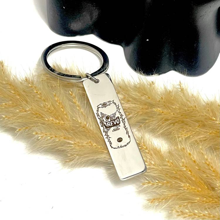 Подарок другу - Брелок для ключей «REVO»