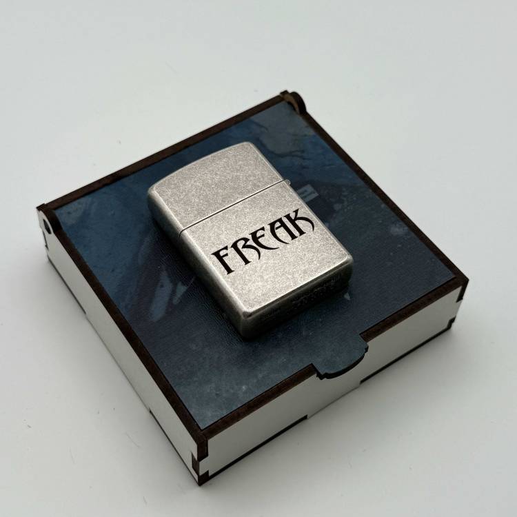 Персоналізована бензинова запальничка з гравіюванням